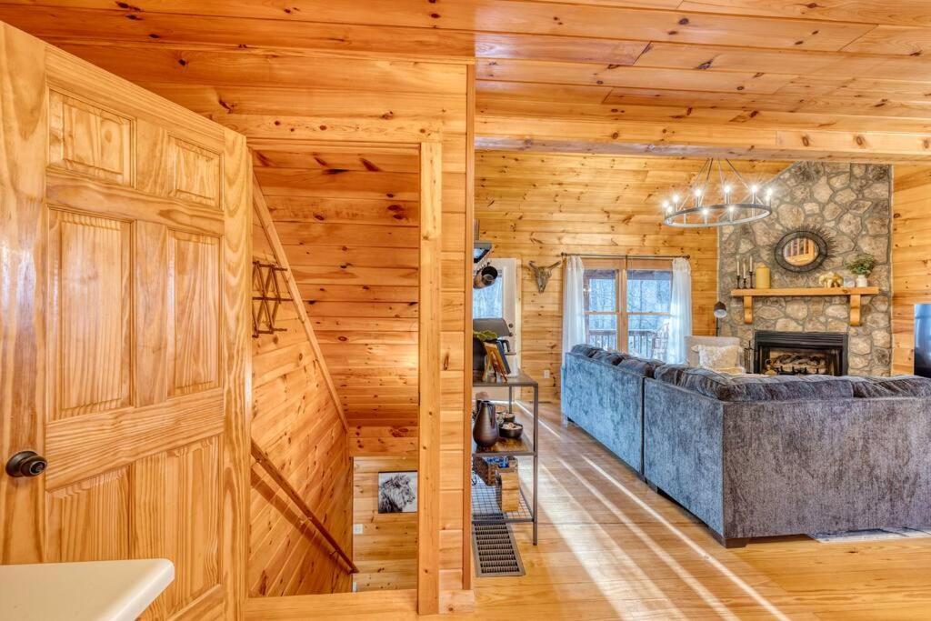Mtn Cabin Sleeps 10 - 5 Mins To Fishing & Camping Ellijay Exterior photo