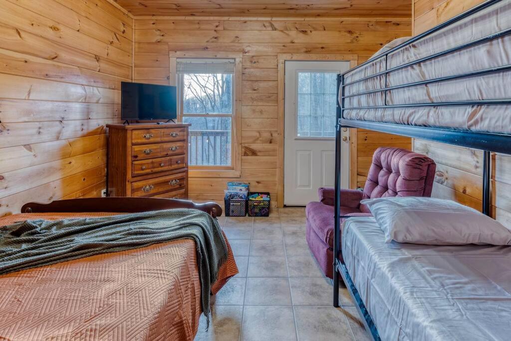 Mtn Cabin Sleeps 10 - 5 Mins To Fishing & Camping Ellijay Exterior photo